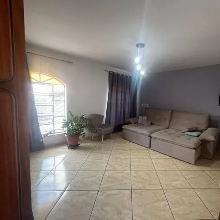 Buy this 2 bed house on Rua Américo Brasiliense in Casa Branca, Jundiaí - SP