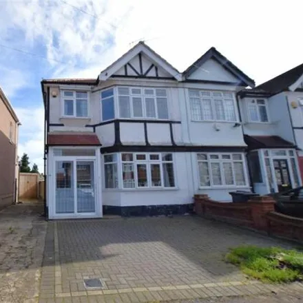 Image 1 - Joydon Drive, London, RM6 4SU, United Kingdom - Townhouse for sale