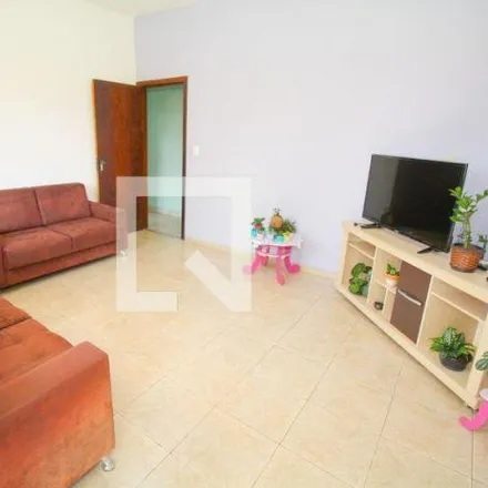 Buy this 3 bed house on Rua Perobas in Sede, Contagem - MG