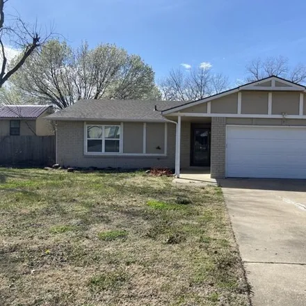 Rent this 3 bed house on Kiefer in Oklahoma, Indiana Avenue