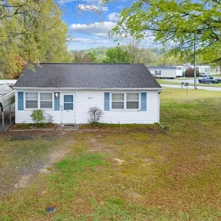 Image 5 - 834 Creek Ridge Road, Dellwood Park, Greensboro, NC 27406, USA - House for sale