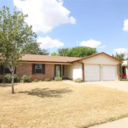 Buy this 3 bed house on 528 Stallion Ln in Saginaw, Texas