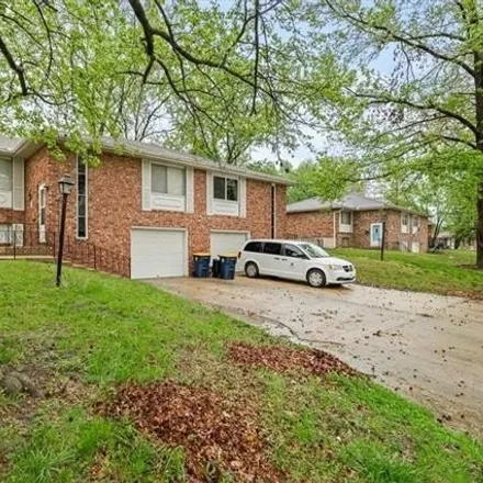 Image 1 - 5630 Northwest Hillside Drive, Kansas City, MO 64151, USA - House for sale