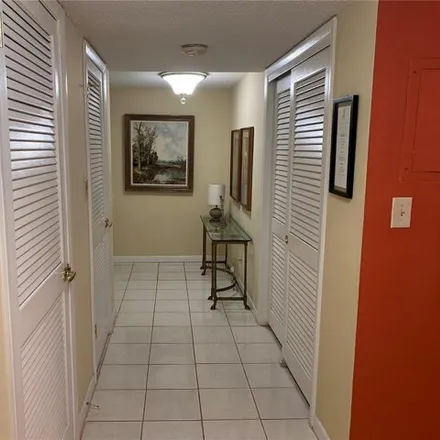 Image 9 - 2511 West Palm Drive, Tampa, FL 33608, USA - Condo for sale