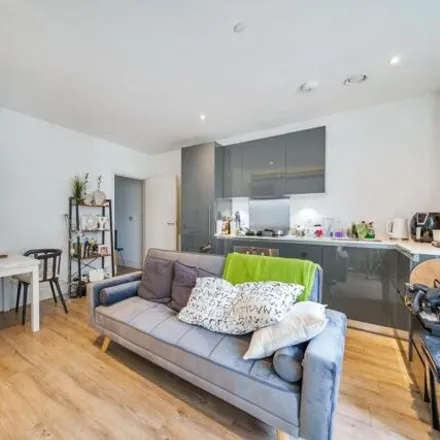 Image 4 - Woolwich Station, Major Draper Street, London, SE18 6ZF, United Kingdom - Apartment for rent