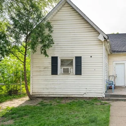 Buy this studio house on 1016 Dawson Street in Indianapolis, IN 46203