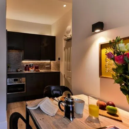 Image 4 - 4 Garden Mews, London, W2 4HF, United Kingdom - Apartment for rent