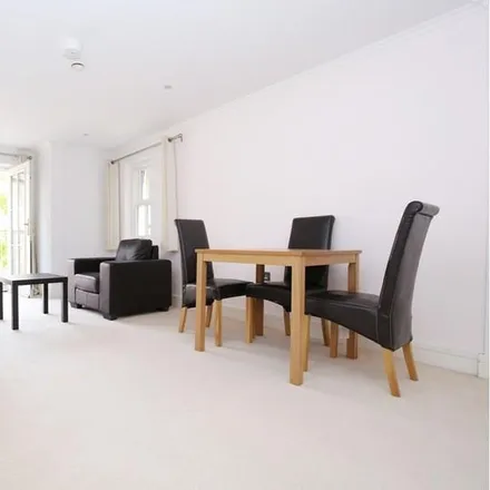 Image 3 - 14 Sinclair Road, London, W14 0NH, United Kingdom - Apartment for rent