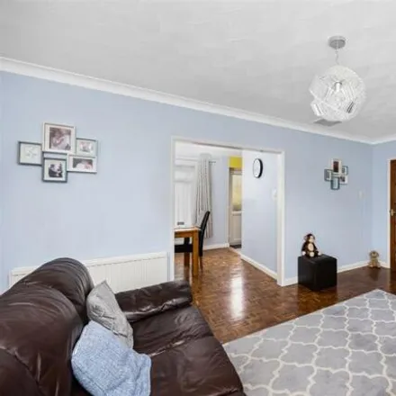 Image 6 - Lancing Court, Findon Road, Brighton, BN2 5NT, United Kingdom - House for sale