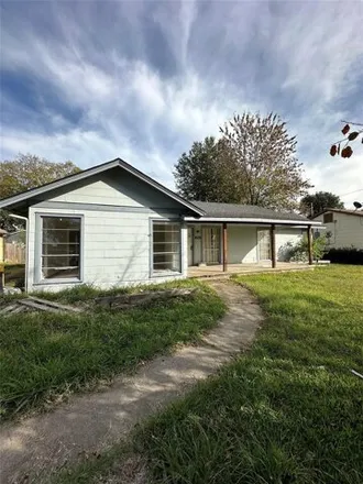 Rent this 3 bed house on 2620 Monroe Street in Commerce, TX 75428