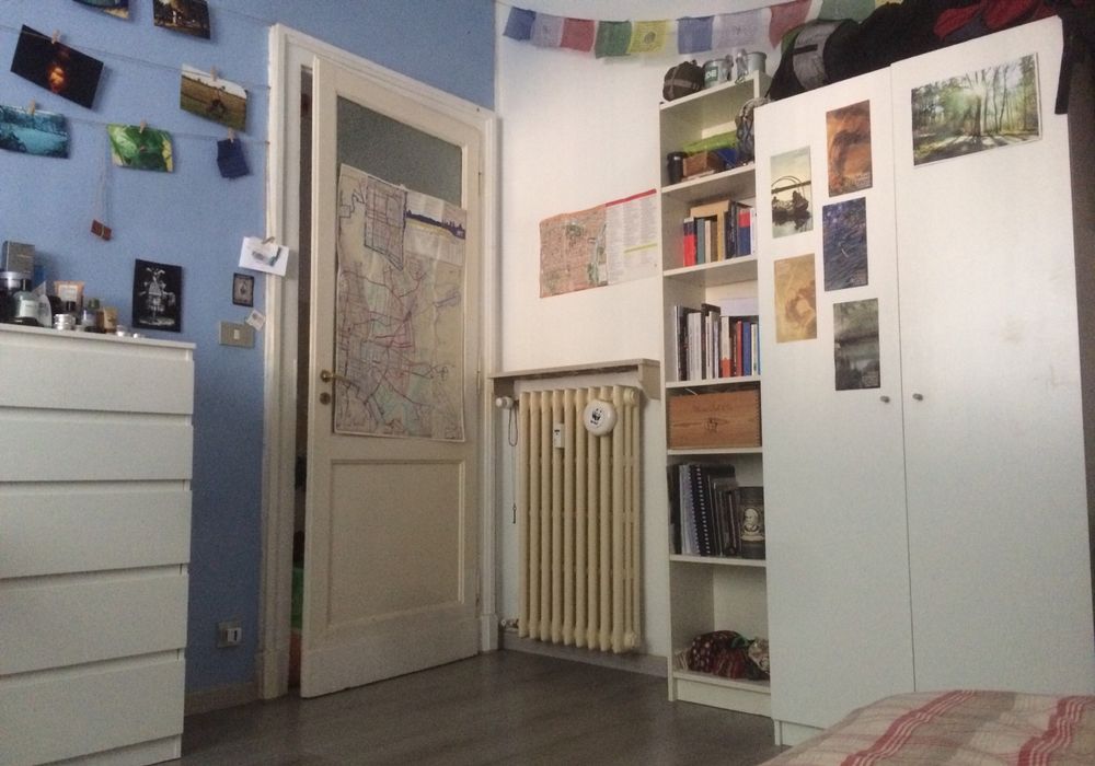 Room In 3 Bed Apt At Scuola Media Via Alimonda 10152 Turin