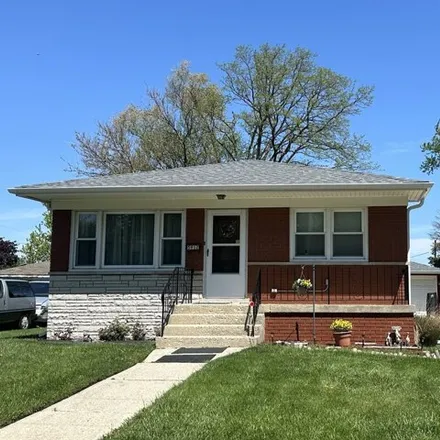 Buy this 3 bed house on 99th Street in Oak Lawn, IL 60453