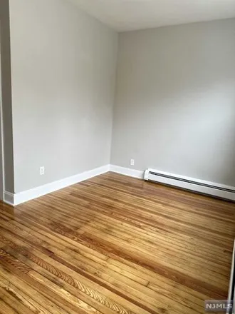 Image 6 - 30 Boyden Parkway South, Newark Heights, Maplewood, NJ 07040, USA - House for rent