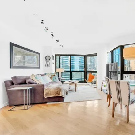 Image 2 - The Savoy, 200 East 61st Street, New York, NY 10021, USA - Apartment for rent