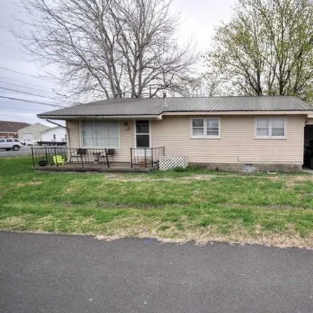 Buy this 3 bed house on 207 West 6th Street in Benton, KY 42025