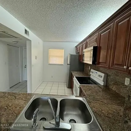 Image 2 - Northwest 28th Drive, Coral Springs, FL 33065, USA - Condo for rent