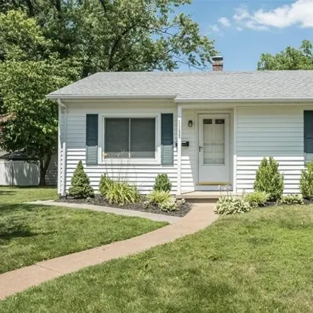 Buy this 2 bed house on 1150 Tompkins St in Saint Charles, Missouri