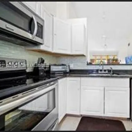 Image 4 - 911 Northwest 46th Street, Fort Lauderdale, FL 33309, USA - Condo for sale