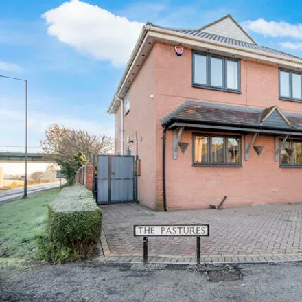 Buy this 4 bed house on Gainsborough Road in Bawtry, DN10 6HT