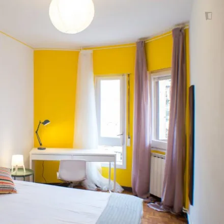 Rent this 5 bed room on Carrer de Santa Perpètua in 6, 08012 Barcelona