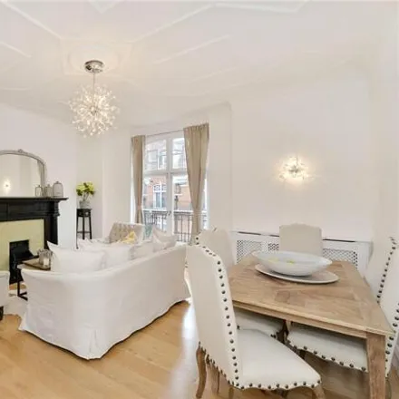 Rent this 3 bed room on Portman Mansions in Chiltern Street, London