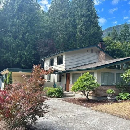Buy this 2 bed house on 41 Cove Way in Jefferson County, WA 98320