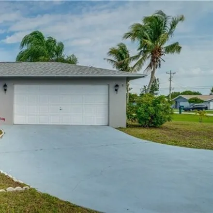 Image 2 - 1777 Coral Point Drive, Cape Coral, FL 33990, USA - House for sale