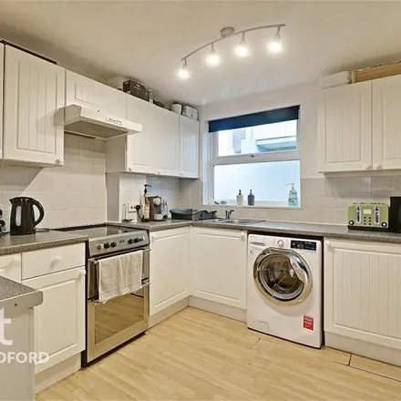 Image 8 - Glen Rise, London, IG8 0AW, United Kingdom - Apartment for rent