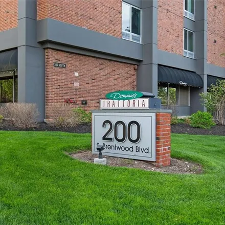 Buy this 2 bed condo on Park Tower Condominium in 200 South Brentwood Boulevard, Clayton