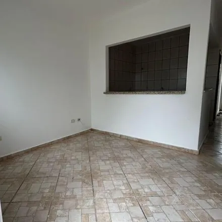 Buy this 3 bed house on Rua Sertanópolis in Lindóia, Londrina - PR