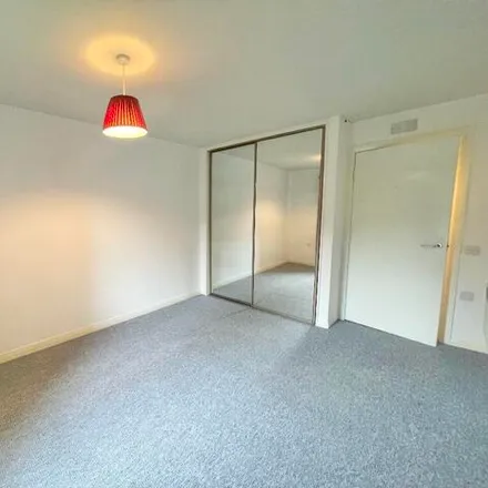 Image 7 - Cairndow Court, New Cathcart, Glasgow, G44 3BU, United Kingdom - Apartment for rent