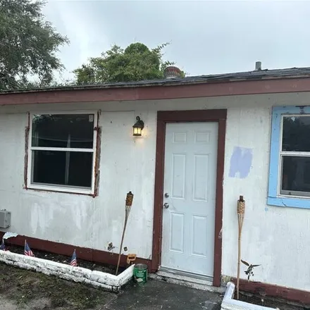 Buy this 2 bed house on 1429 Pierce Street in Clearwater, FL 33755