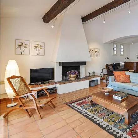 Rent this 5 bed house on Gonfaron in Chemin de Beauvais, 83590 Gonfaron
