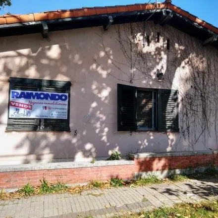 Buy this 3 bed house on Avenida Amenedo 890 in Adrogué, Argentina