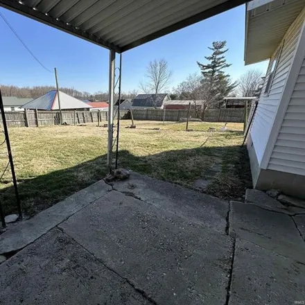 Image 7 - 199 Walnut Street, Loogootee, Martin County, IN 47553, USA - House for sale