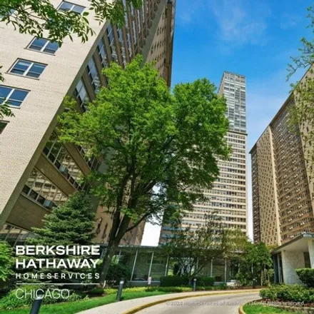 Buy this 3 bed condo on 3950 North Lake Shore Drive in Chicago, IL 60613