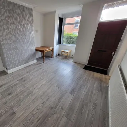 Image 4 - Armley Lodge Road, Leeds, LS12 2AS, United Kingdom - Townhouse for rent