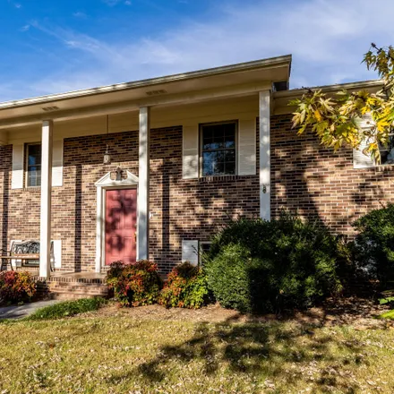 Image 2 - 2012 South Belmont Drive, Belmont Addition, Maryville, TN 37804, USA - House for sale
