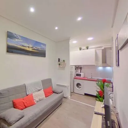 Rent this 1 bed apartment on Madrid in Su despensa ecológica, Calle de Manuela Malasaña