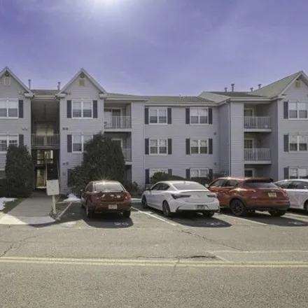 Buy this 2 bed condo on 277 Stratford Place in Chimney Rock, Bridgewater Township