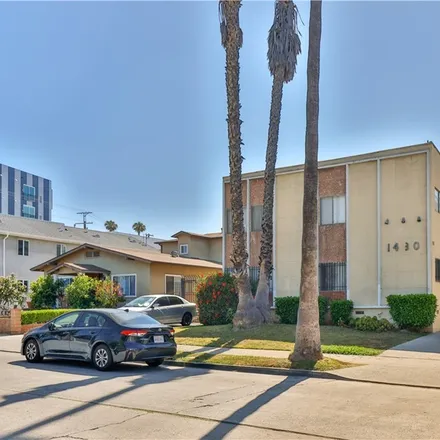 Buy this studio townhouse on 1430 South Sycamore Avenue in Los Angeles, CA 90019