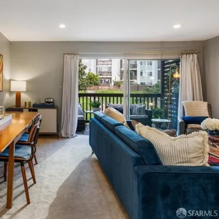 Image 3 - 25 Lottie Bennett Lane, San Francisco, CA 94115, USA - Condo for sale