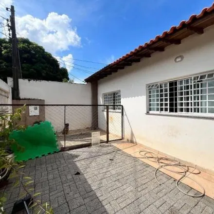 Buy this 4 bed house on Rua Cristóvão Colombo in Antares, Londrina - PR