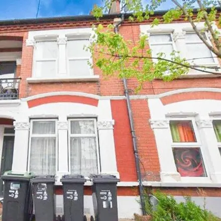 Rent this 2 bed room on Ingatestone Road in London, SE25 4LG