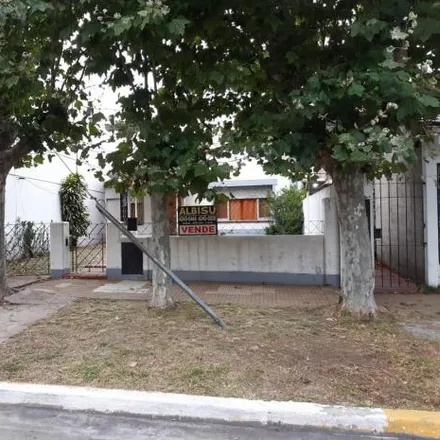 Buy this 2 bed house on Juan José Paso 1018 in Partido de Lomas de Zamora, 1870 Lomas de Zamora