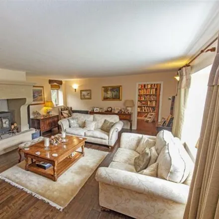 Image 3 - Springwell Cottage, Pinfold Hill, Calver Sough, S32 3YL, United Kingdom - House for sale