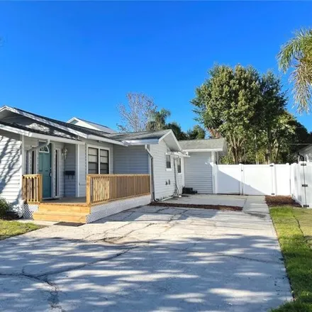 Buy this 3 bed house on 53 East Rosevear Street in Orlando, FL 32804