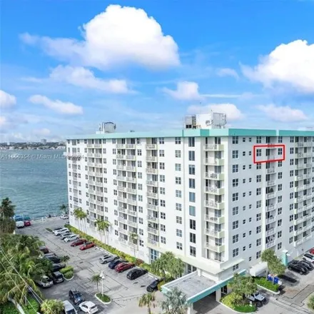 Image 2 - 10350 West Bay Harbor Drive, Bay Harbor Islands, Miami-Dade County, FL 33154, USA - Condo for rent