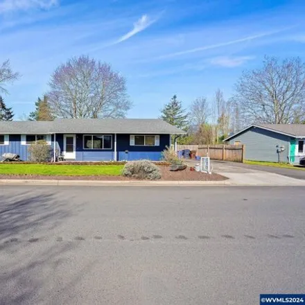 Buy this 4 bed house on 410 Stowers Road in Molalla, OR 97038