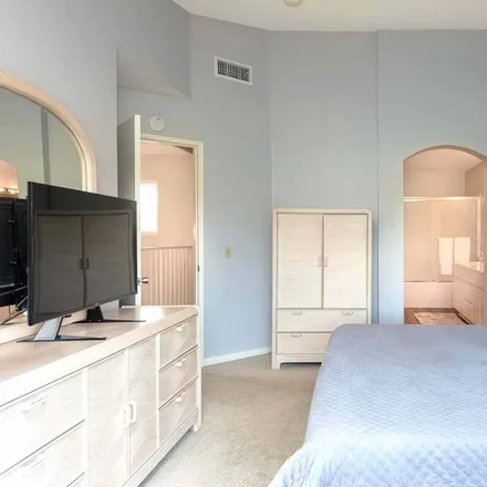 Rent this 3 bed condo on Palm Desert